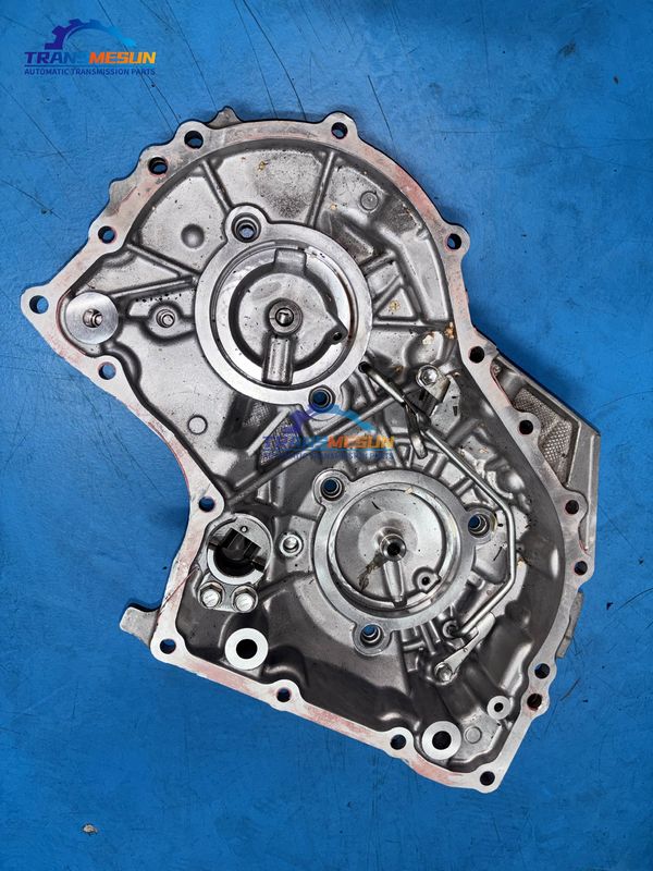 หน้าหลังของ K114 CVT Transmission Housing ด้วยหลุมปรับห้าหลุม สําหรับ 2019 รุ่น Toyota C-HR 2.0L CVT Transmission